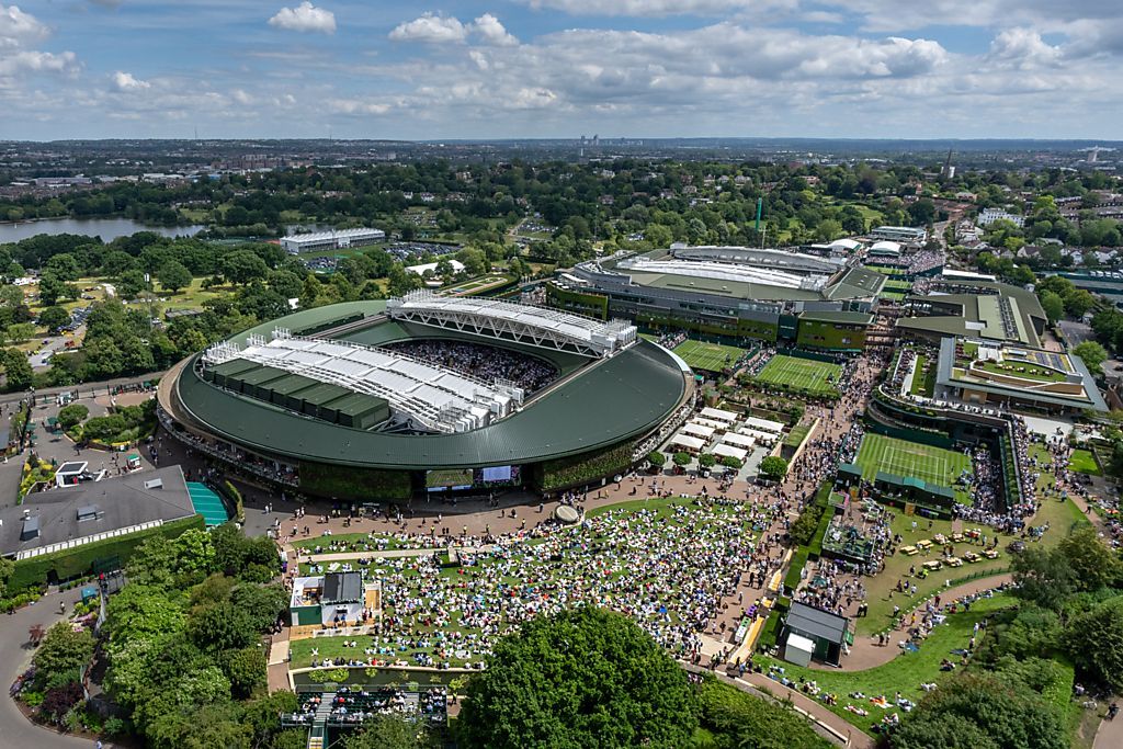 イギリスにあるウィンブルドン選手権のセンターコート