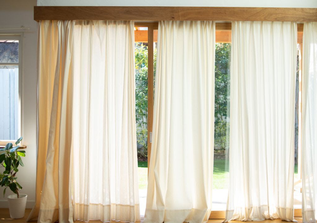 プリスティンのカーテン 写真