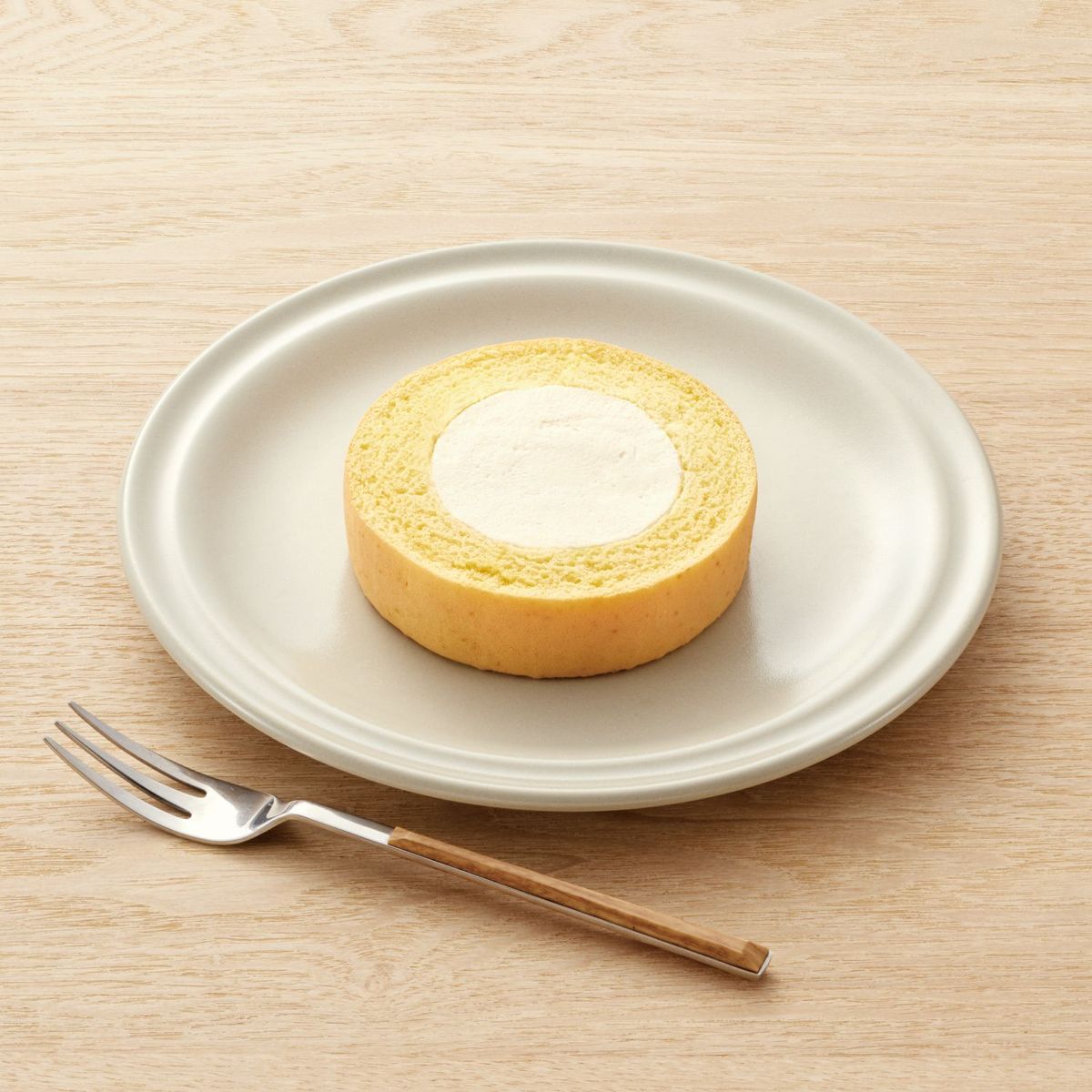 ふんわりロールケーキ豆乳クリーム仕立て プレーン 商品写真