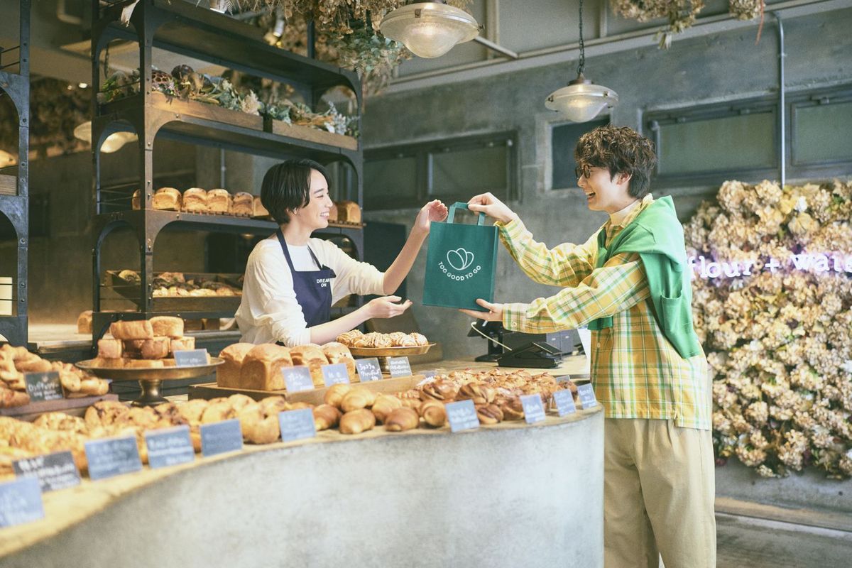 サプライズバッグ受け取りの様子