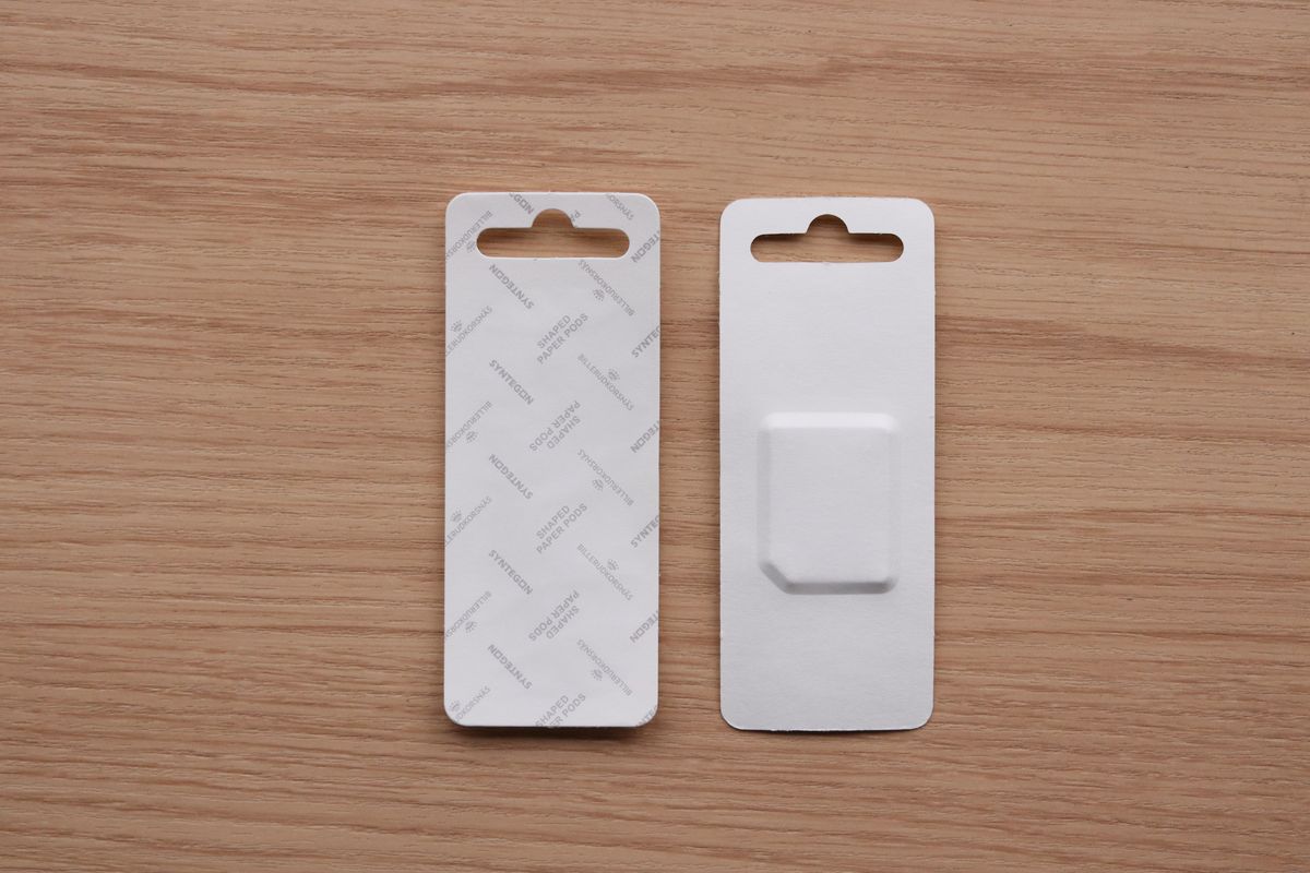 SDカード型の紙容器