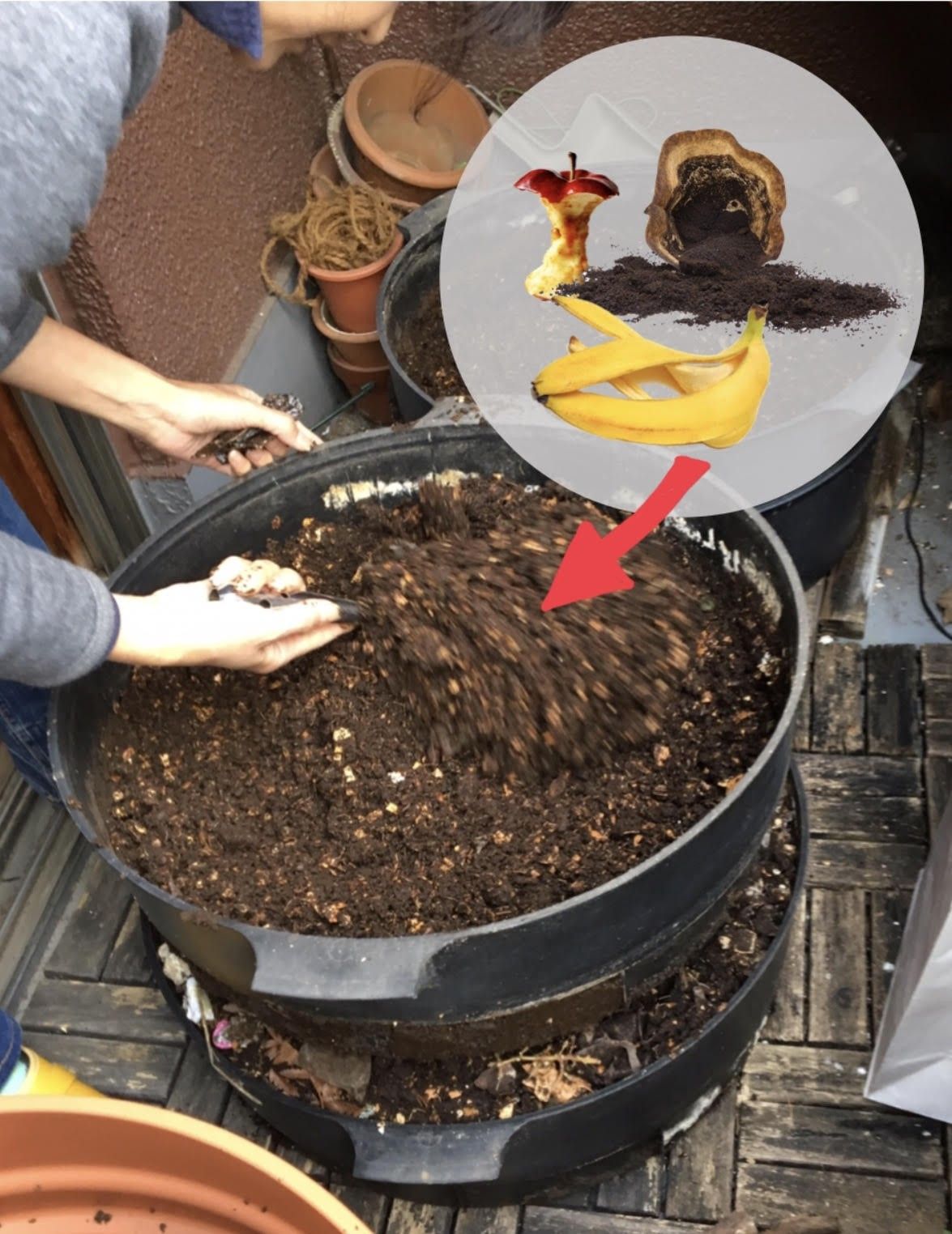 ベランダに設置されているミミズコンポスト