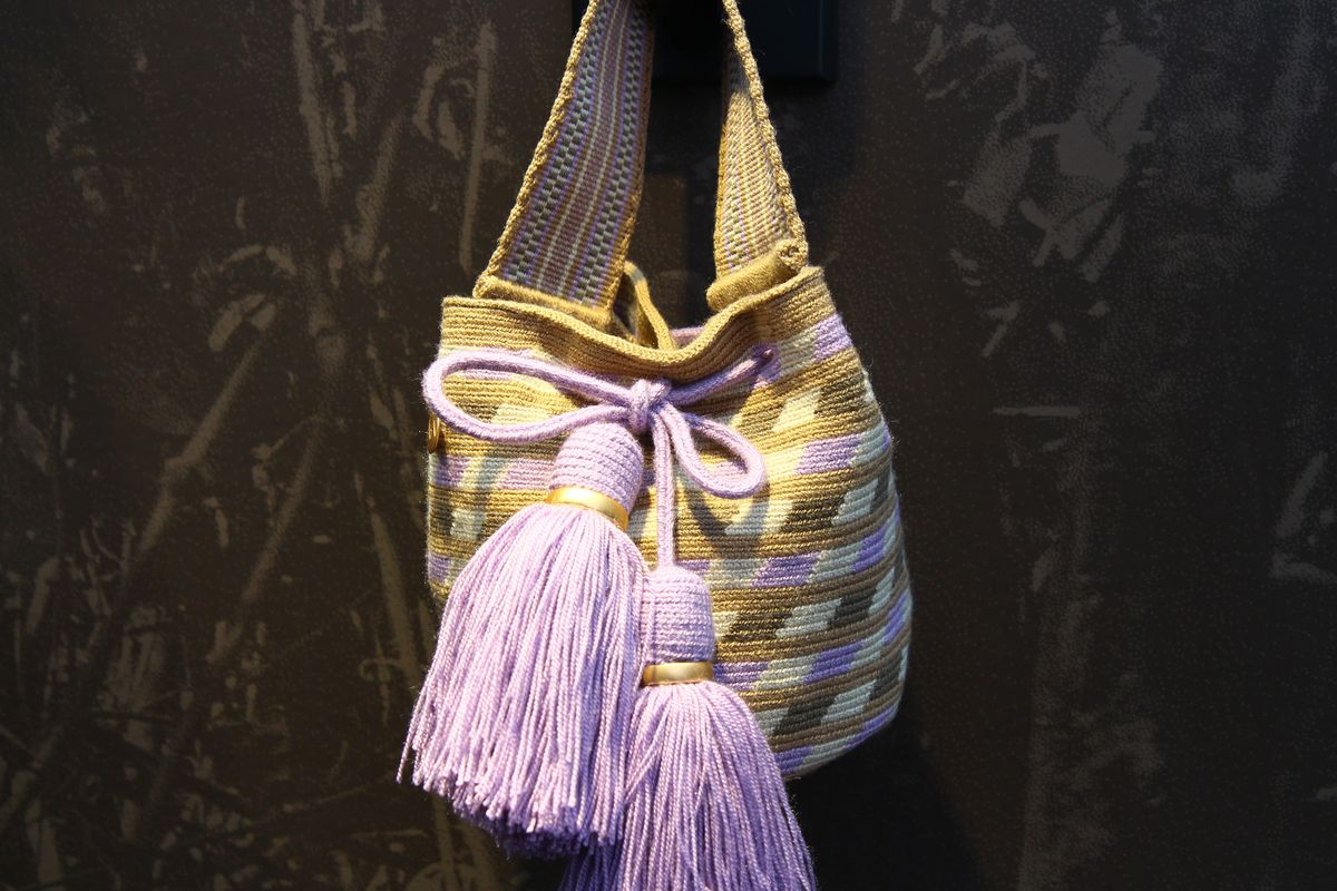 AALUNAのワユーバッグ