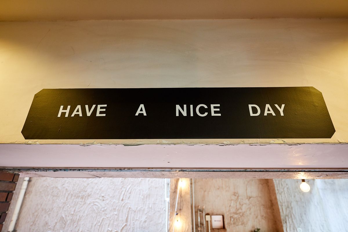 LAPAZのエントランス 店内側