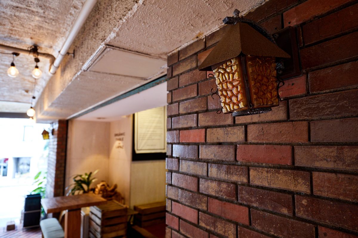 LAPAZのエントランスのライト