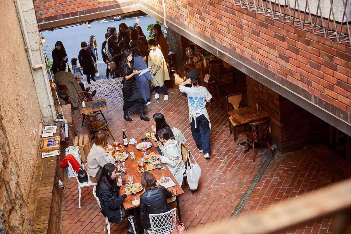 LAPAZ最終日 ガーデンでお客さんが賑わう様子