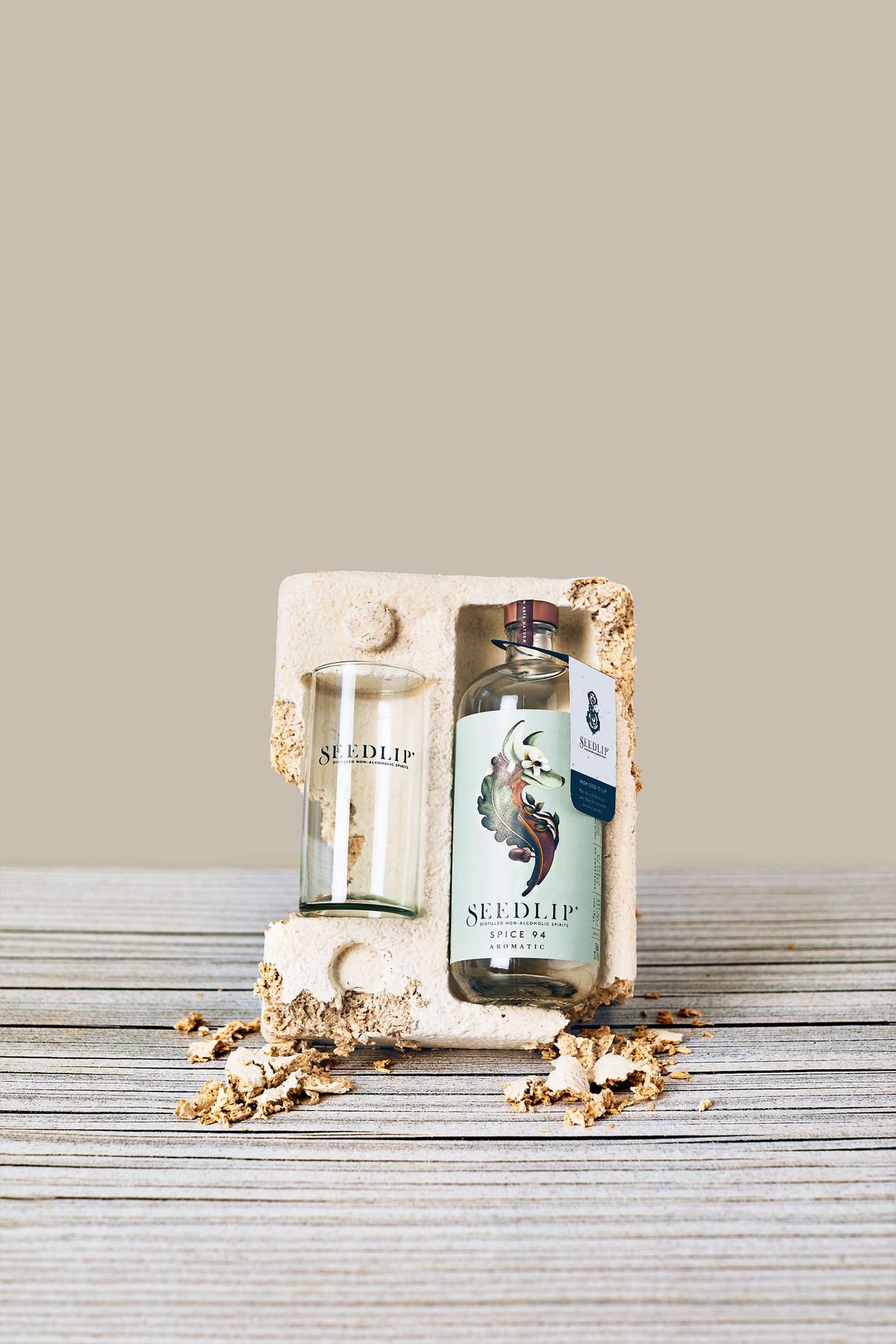 ノンアルコールスピリッツ「Seedlip」のキノコパッケージ①