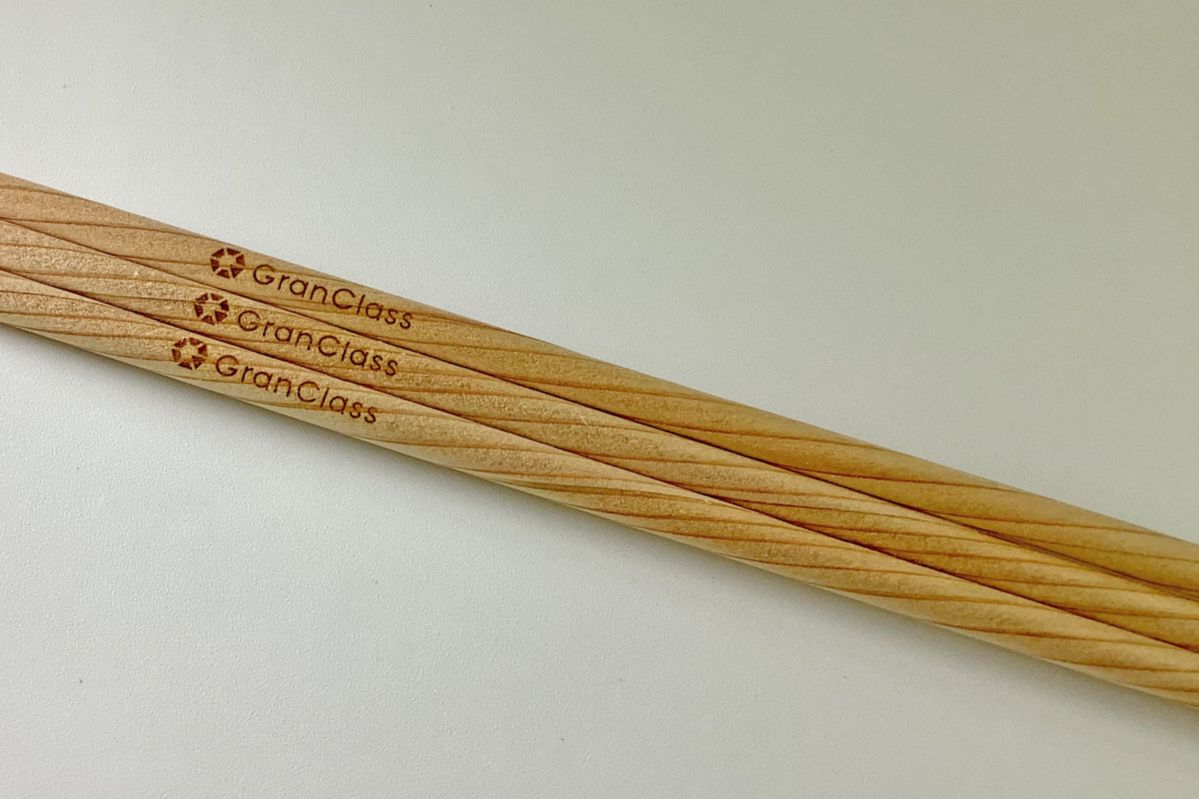 試行導入される木のストロー