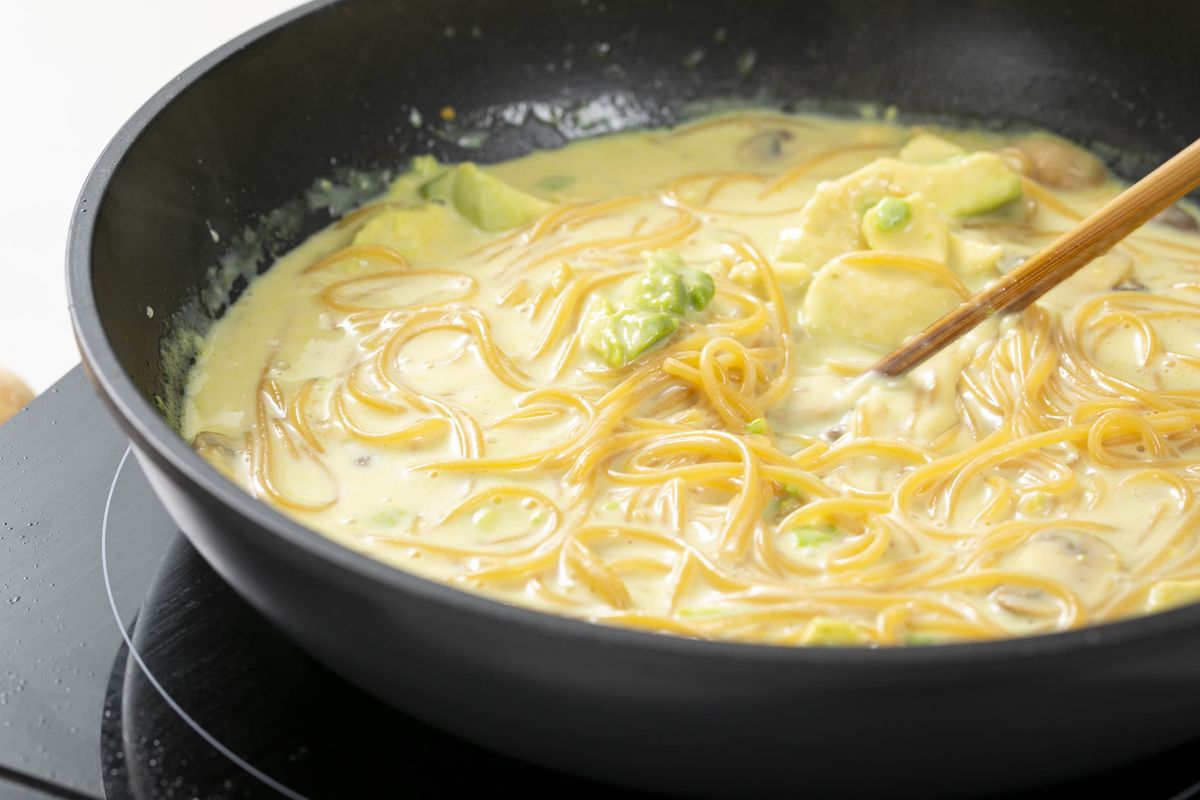 はしとフライパンとクリームソース