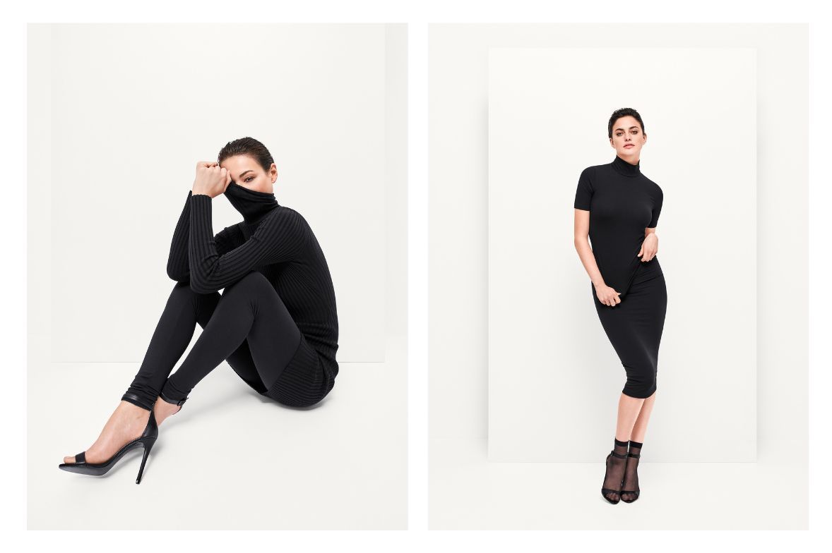 レッグウェアなどを身につけた女性