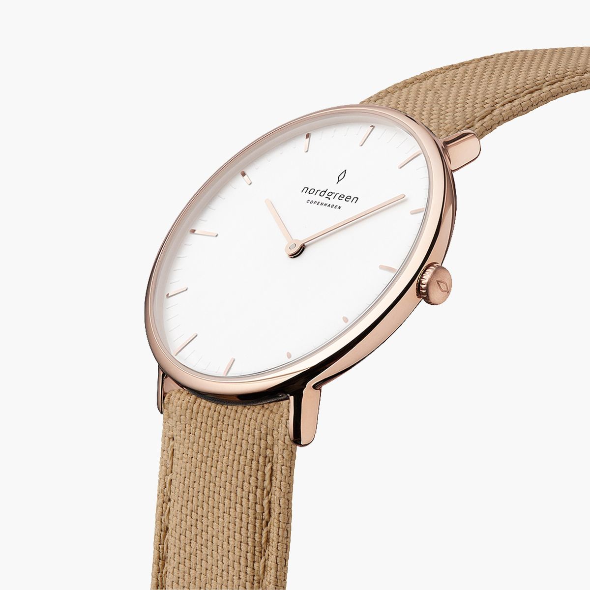 文字盤にセットされたストラップ