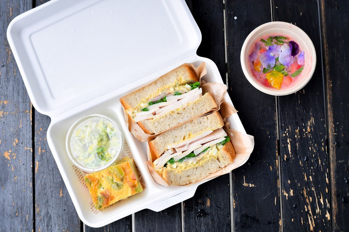 届けられるお弁当